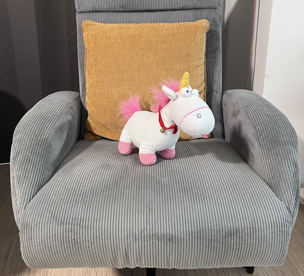 Lichtmoment #3: Das Sprachhorn – wie ein Plüschtier uns zum Reden bewegt 🦄